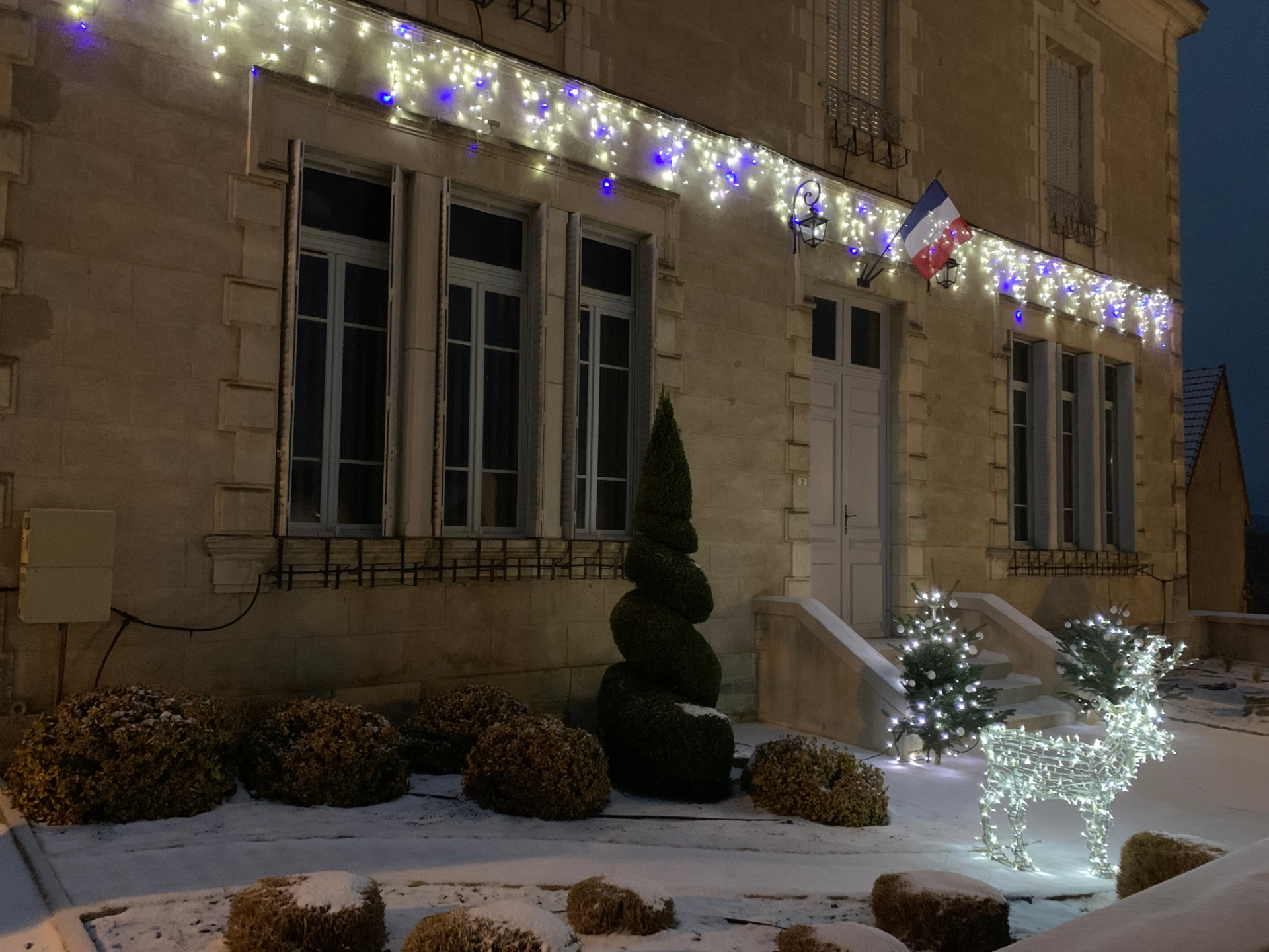 noel 2025 mairie sous la neige 